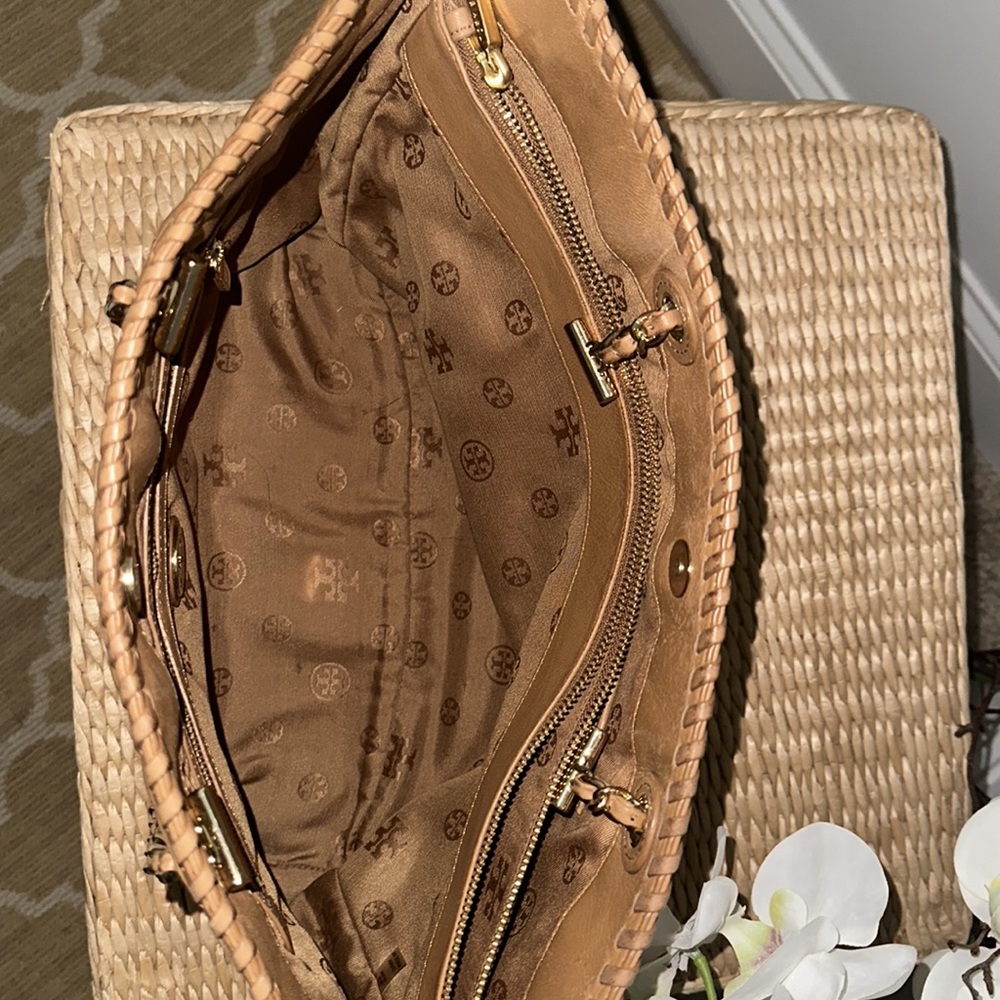 Tory Burch | Quilted Marion Shoulder Tote Bag | Brown - Picture 6 of 6
